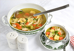 rezept-fuer-huehnersuppe-mit-eierstich-im-dampfgarer